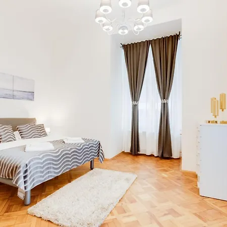 Apartamento Wenceslass Square Royal Praga